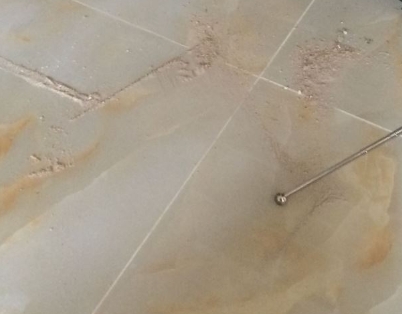 卓资瓷砖空鼓维修公司分享粘合剂选择不当在瓷砖铺贴过程中可能导致以下问题